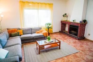Fotografia z galérie ubytovania Villa con PISTA DE PADEL privada, piscina y Barbacoa, con más de 1800m2 de terreno, Villa Can Ramón v destinácii Papiolet