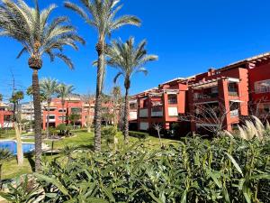 Ogród w obiekcie Pool View GOLF FAMILY Ground Floor Terrace with barbecue in Mijas Costa