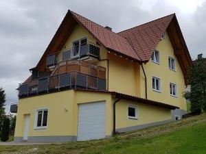 Das Gebäude in dem sich die Ferienwohnung befindet