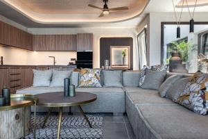 A seating area at Ardor Exclusive Villas