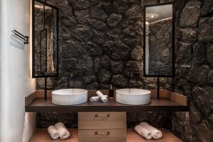 A bathroom at Ardor Exclusive Villas