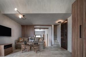 A television and/or entertainment centre at Ardor Exclusive Villas