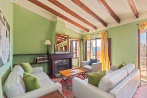 Zdjęcie z galerii obiektu Wunderschöne ruhige Finca mit Pool in Galilea w mieście Galilea