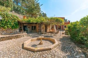 Zdjęcie z galerii obiektu Wunderschöne ruhige Finca mit Pool in Galilea w mieście Galilea