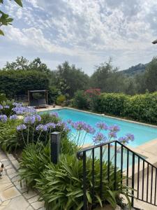 Bazén v ubytování Bastide Aïna SPA et piscine nebo v jeho okolí