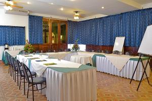 Verslo zona ir (arba) konferencijų salė apgyvendinimo įstaigoje Hotel Dario Granada