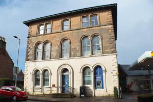 Gallery image of Grand top floor apartment in the Royal Bank House in Maybole