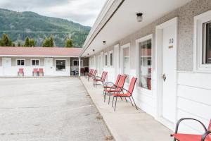 Gallery image of Paradise Motel in Sicamous