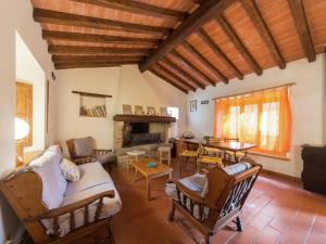 Gallery image of Peaceful chalet with private pool in San Marcello Pistoiese