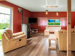 TV a/nebo společenská místnost v ubytování Holiday Home High Fens near Ski Lift + 31 fotografií