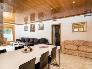 Fotografie z fotogalerie ubytování Villa in Bay of Roses with Private Pool v destinaci Sant Pere Pescador
