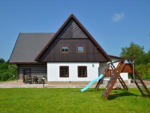 Herní místnost nebo prostor pro děti v ubytování Holiday Home in Stupná near Ski Lift