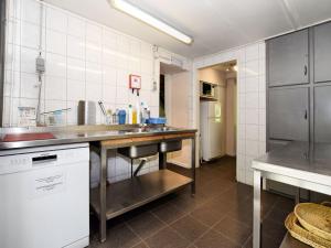 Cucina o angolo cottura di Holiday Home in Rendeux near Nature Trails