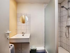 Bagno di Holiday Home in Rendeux near Nature Trails