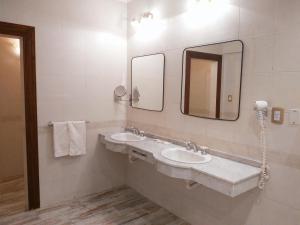 Afbeelding uit fotogalerij van CATANGE HOTEL in Charata