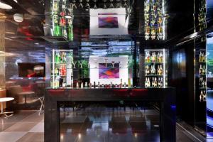 Lounge nebo bar v ubytování Arize Hotel Sukhumvit