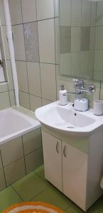 Koupelna v ubytování Rózsa apartman