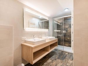 Kúpeľňa v ubytovaní Apartment in Wald near Zillertal Ski Area