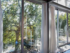 Vonkajšia záhrada v ubytovaní Treehouse in Galicia near Silgar Beach