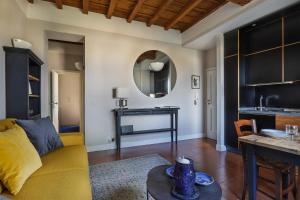 A seating area at Florence in the window- Unique view