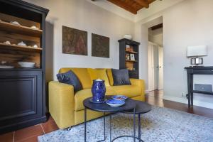 A seating area at Florence in the window- Unique view