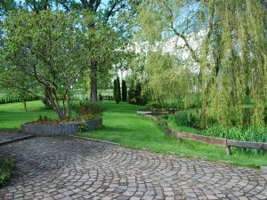 Zahrada ubytování Mansion in Ogne with Architectural Garden