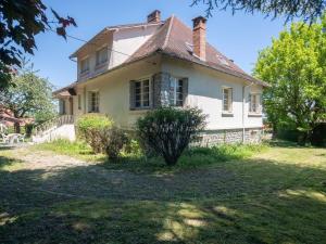 The building in which the holiday home is located