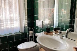 A bathroom at Suite - La Casa del Maestro