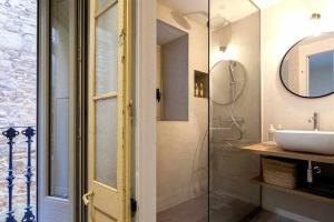 Velo Vern 1 Beautiful new apartment 2 bed ensuite, Girona ...