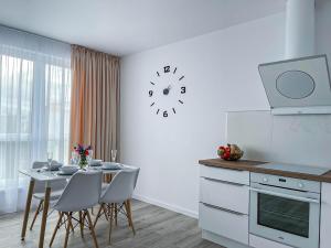 Kuchyňa alebo kuchynka v ubytovaní LAWIS Apartments