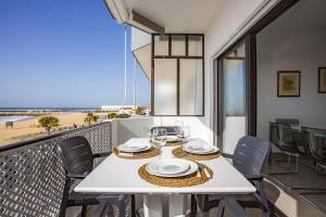 Γενική θέα στη θάλασσα ή θέα στη θάλασσα από  αυτό το διαμέρισμα