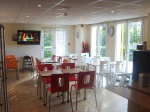 Restoran või mõni muu söögikoht majutusasutuses Premiere Classe Dunkerque Loon Plage