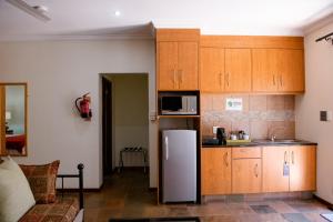 A kitchen or kitchenette at 37 on Charles