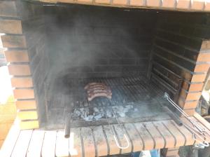 A villában sütögetési lehetőséget kínál a vendégeknek