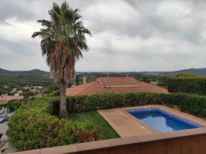 O vedere a piscinei de la sau din apropiere de Villa El Mirador