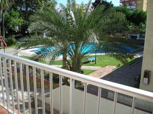 Výhled na bazén z ubytování Carihuela Park Residence nebo okolí