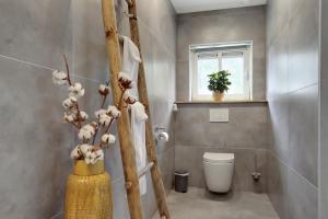 Koupelna v ubytování Vakantiehuis Bij Vermeer + 17 fotografií