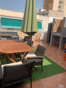 Balkón nebo terasa v ubytování Apartamento con terraza cerca del Paseo Marítimo