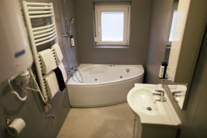 A bathroom at Munkácsy Villa - Szekszárd