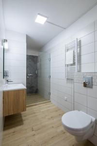 Kúpeľňa v ubytovaní Autohof 171 Hotel Hegyeshalom
