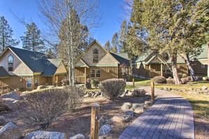 Gallery image of Klamath Falls Cabin Retreat with Deck and Grill! in Klamath Falls