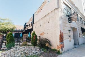 Το κτήριο όπου στεγάζεται  το διαμέρισμα