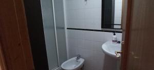 Koupelna v ubytování Casas Rurales Tiscar