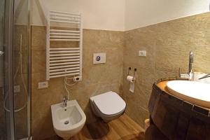 A bathroom at Affittacamere da Annarè