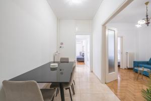 A seating area at Athens Dreams & Suites Apartments