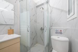 A bathroom at Athens Dreams & Suites Apartments