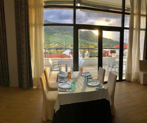 Widok na góry z tego hotelu