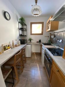 Kuchyňa alebo kuchynka v ubytovaní Ferienhaus Dana