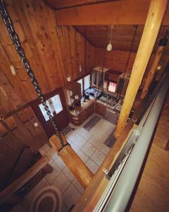 Uma área de estar em Le petit chalet des Greys