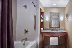 Harrah's Metropolis Hotel & Casino tesisinde bir banyo